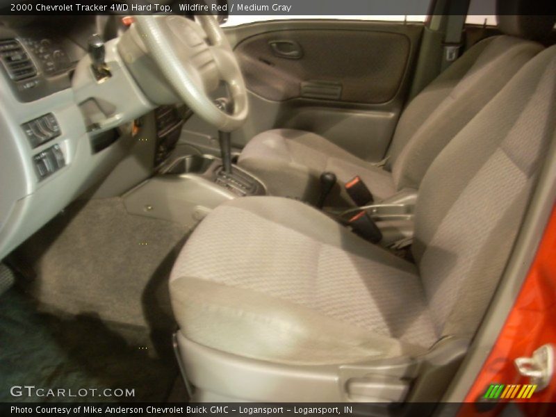 Wildfire Red / Medium Gray 2000 Chevrolet Tracker 4WD Hard Top