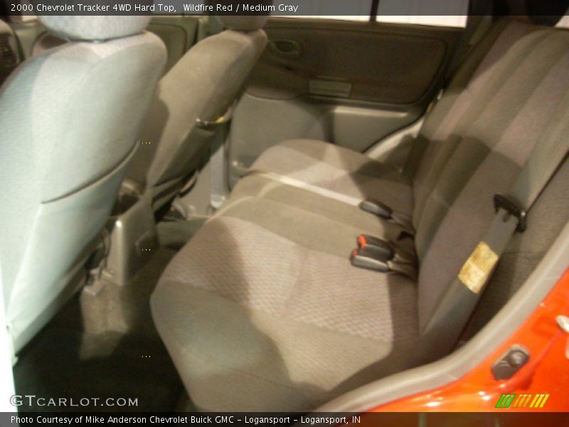 Wildfire Red / Medium Gray 2000 Chevrolet Tracker 4WD Hard Top