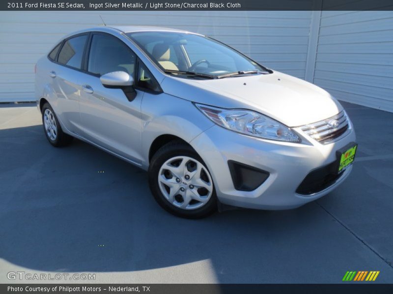 Ingot Silver Metallic / Light Stone/Charcoal Black Cloth 2011 Ford Fiesta SE Sedan