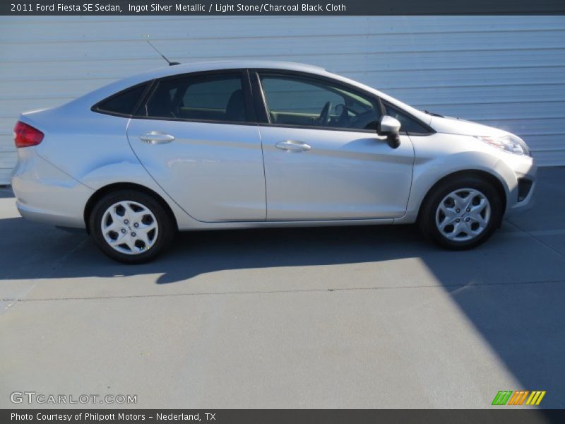 Ingot Silver Metallic / Light Stone/Charcoal Black Cloth 2011 Ford Fiesta SE Sedan