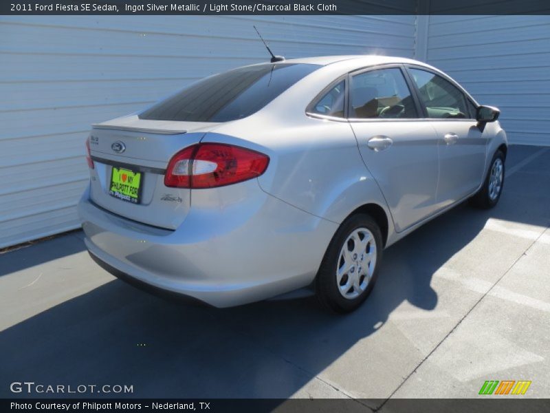 Ingot Silver Metallic / Light Stone/Charcoal Black Cloth 2011 Ford Fiesta SE Sedan