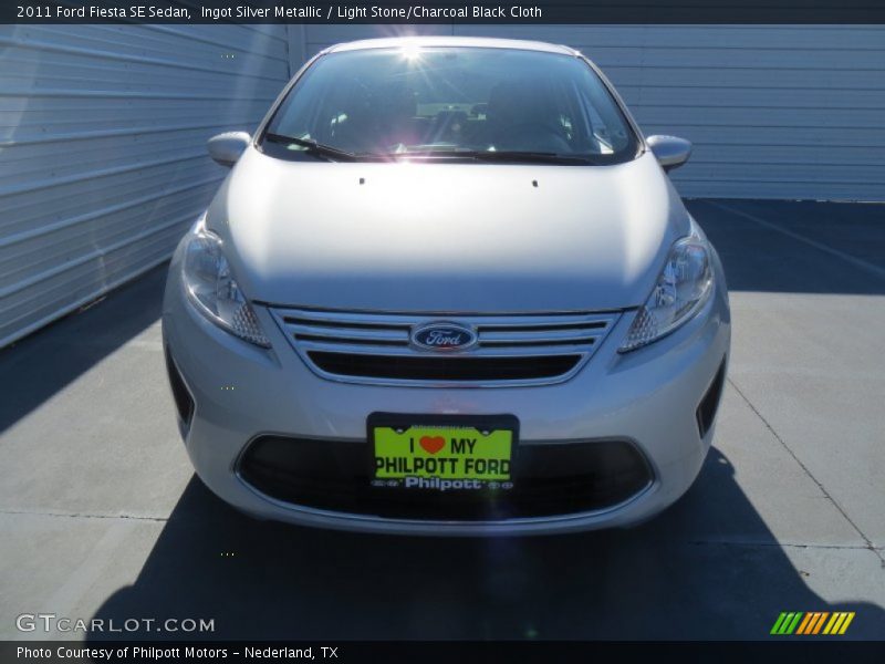 Ingot Silver Metallic / Light Stone/Charcoal Black Cloth 2011 Ford Fiesta SE Sedan