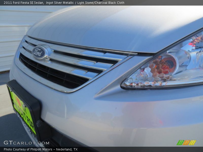 Ingot Silver Metallic / Light Stone/Charcoal Black Cloth 2011 Ford Fiesta SE Sedan