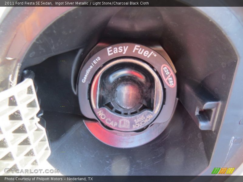 Ingot Silver Metallic / Light Stone/Charcoal Black Cloth 2011 Ford Fiesta SE Sedan