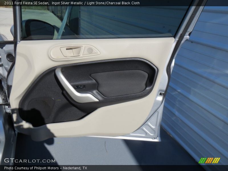 Ingot Silver Metallic / Light Stone/Charcoal Black Cloth 2011 Ford Fiesta SE Sedan