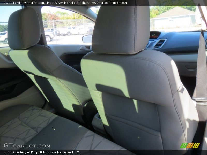 Ingot Silver Metallic / Light Stone/Charcoal Black Cloth 2011 Ford Fiesta SE Sedan