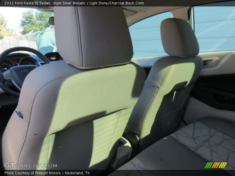 Ingot Silver Metallic / Light Stone/Charcoal Black Cloth 2011 Ford Fiesta SE Sedan