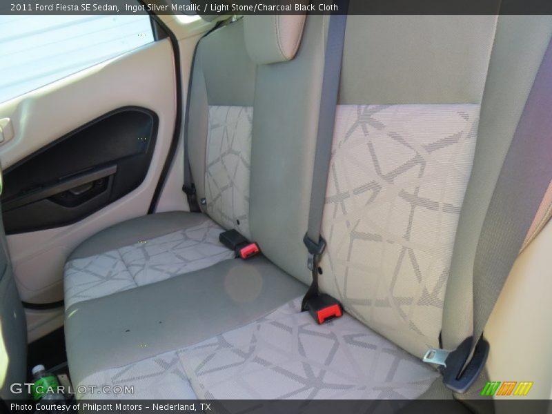 Ingot Silver Metallic / Light Stone/Charcoal Black Cloth 2011 Ford Fiesta SE Sedan