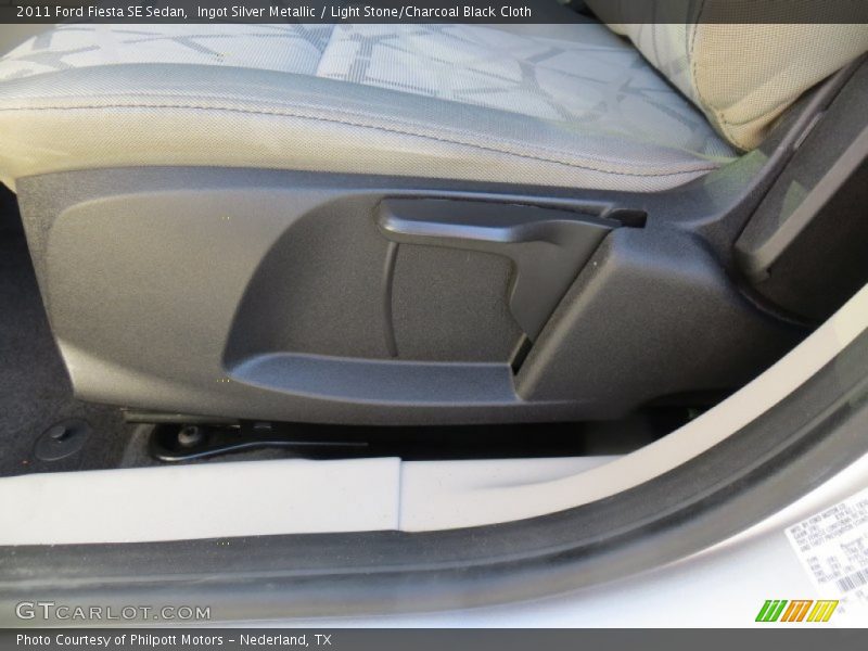 Ingot Silver Metallic / Light Stone/Charcoal Black Cloth 2011 Ford Fiesta SE Sedan