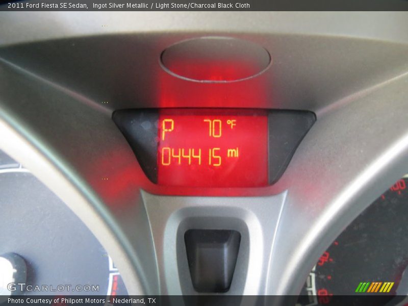 Ingot Silver Metallic / Light Stone/Charcoal Black Cloth 2011 Ford Fiesta SE Sedan