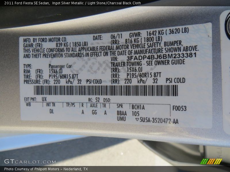 Ingot Silver Metallic / Light Stone/Charcoal Black Cloth 2011 Ford Fiesta SE Sedan