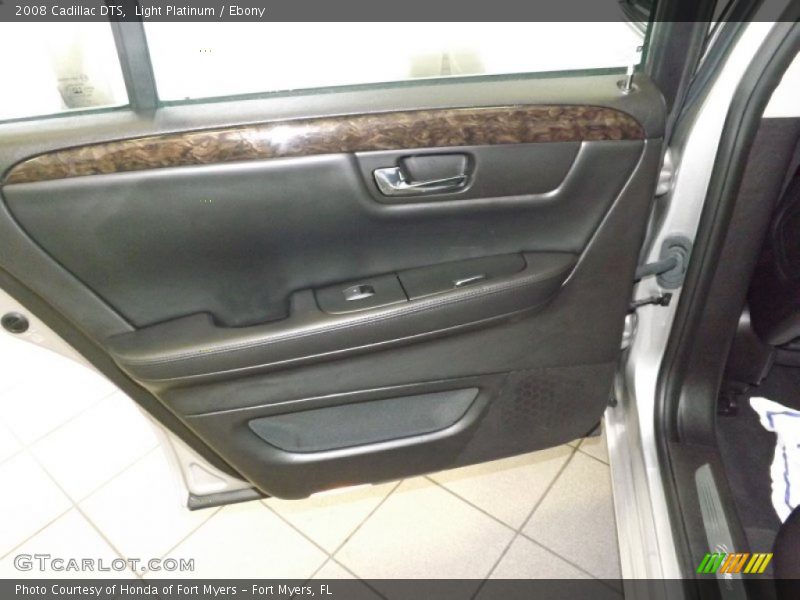 Light Platinum / Ebony 2008 Cadillac DTS