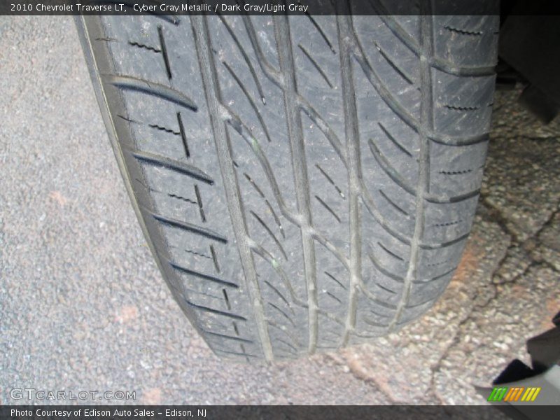 Cyber Gray Metallic / Dark Gray/Light Gray 2010 Chevrolet Traverse LT