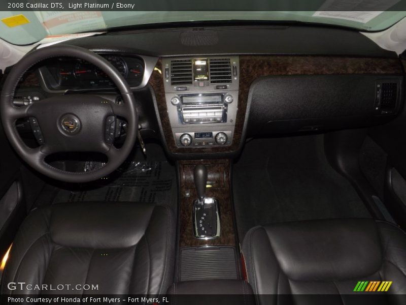 Light Platinum / Ebony 2008 Cadillac DTS