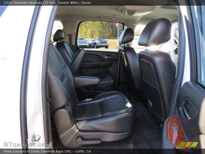 Summit White / Ebony 2010 Chevrolet Suburban LTZ 4x4