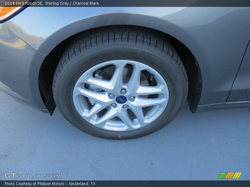 Sterling Gray / Charcoal Black 2014 Ford Fusion SE