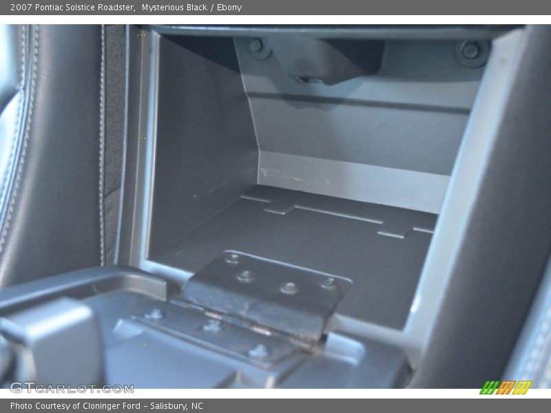 Mysterious Black / Ebony 2007 Pontiac Solstice Roadster