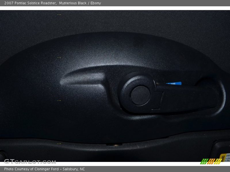 Mysterious Black / Ebony 2007 Pontiac Solstice Roadster