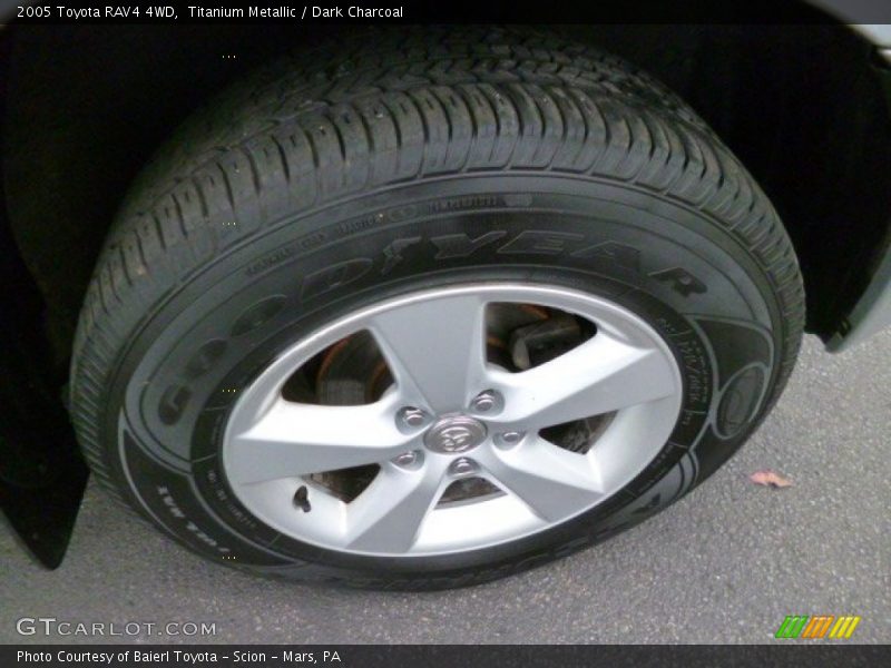 Titanium Metallic / Dark Charcoal 2005 Toyota RAV4 4WD