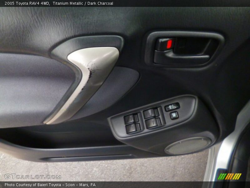 Titanium Metallic / Dark Charcoal 2005 Toyota RAV4 4WD