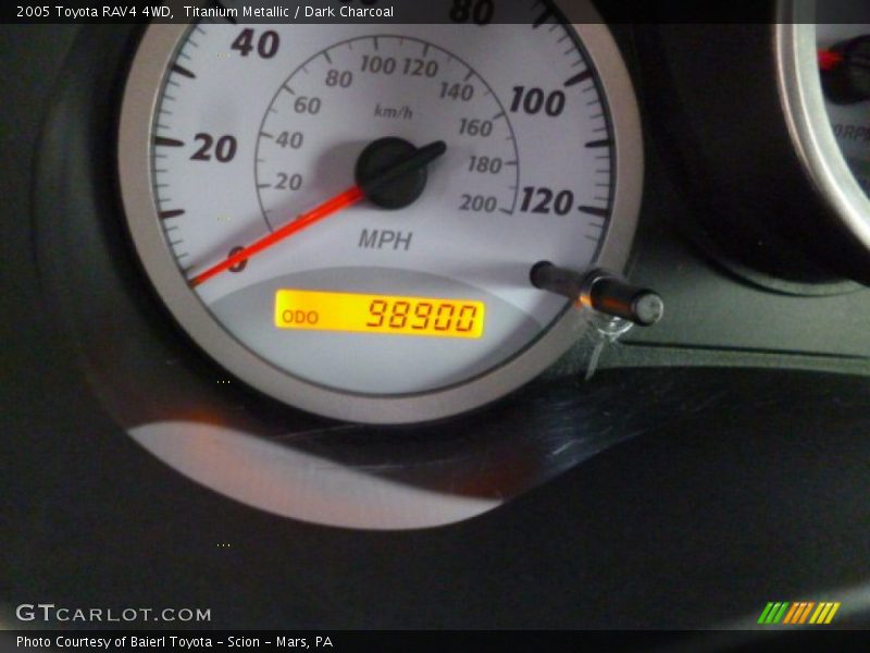 Titanium Metallic / Dark Charcoal 2005 Toyota RAV4 4WD