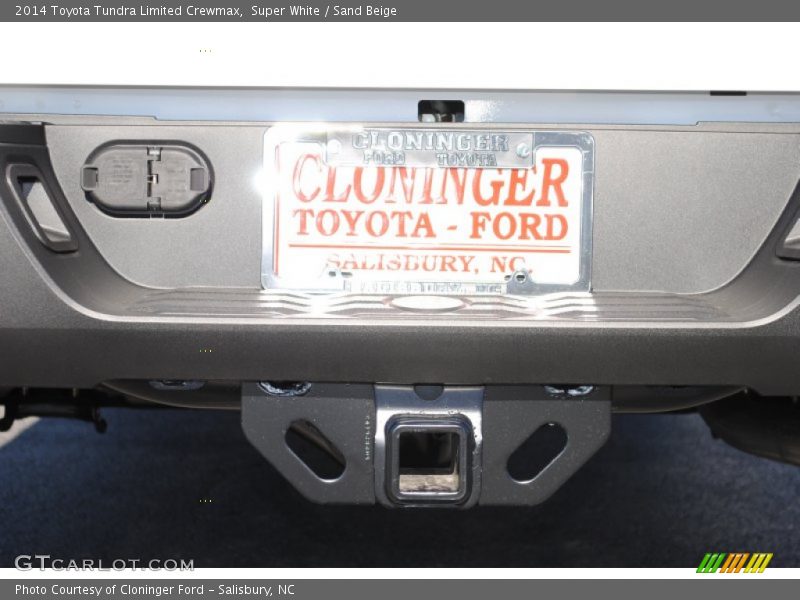 Super White / Sand Beige 2014 Toyota Tundra Limited Crewmax