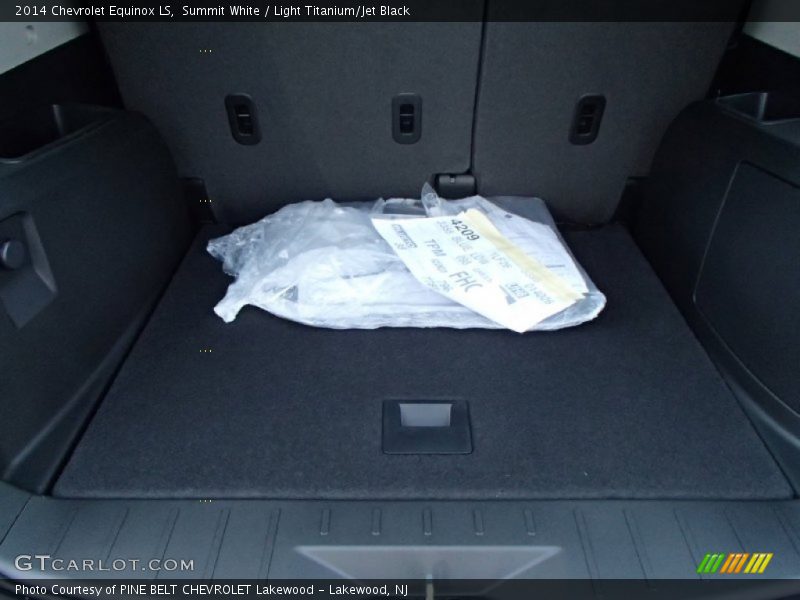 Summit White / Light Titanium/Jet Black 2014 Chevrolet Equinox LS