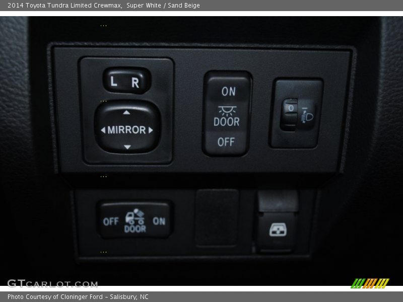 Super White / Sand Beige 2014 Toyota Tundra Limited Crewmax