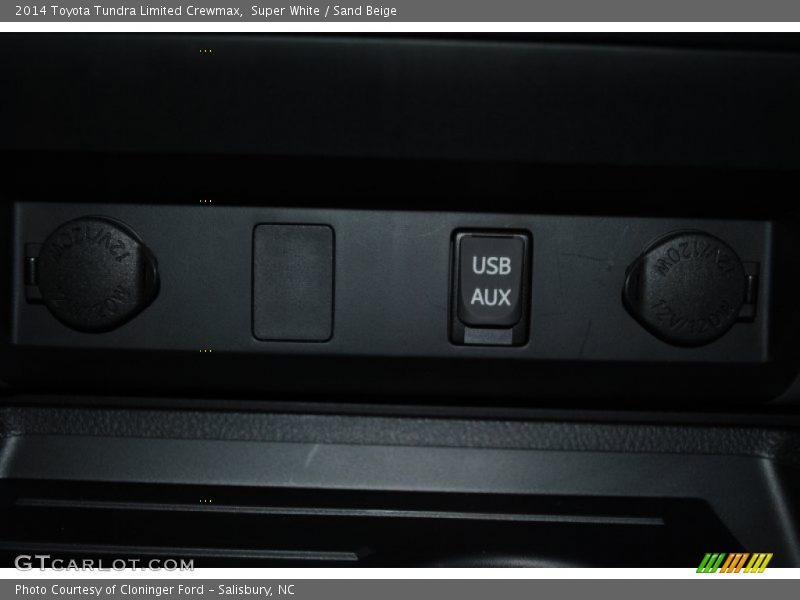 Super White / Sand Beige 2014 Toyota Tundra Limited Crewmax