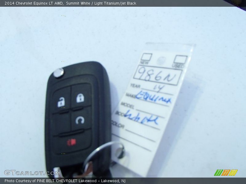 Summit White / Light Titanium/Jet Black 2014 Chevrolet Equinox LT AWD