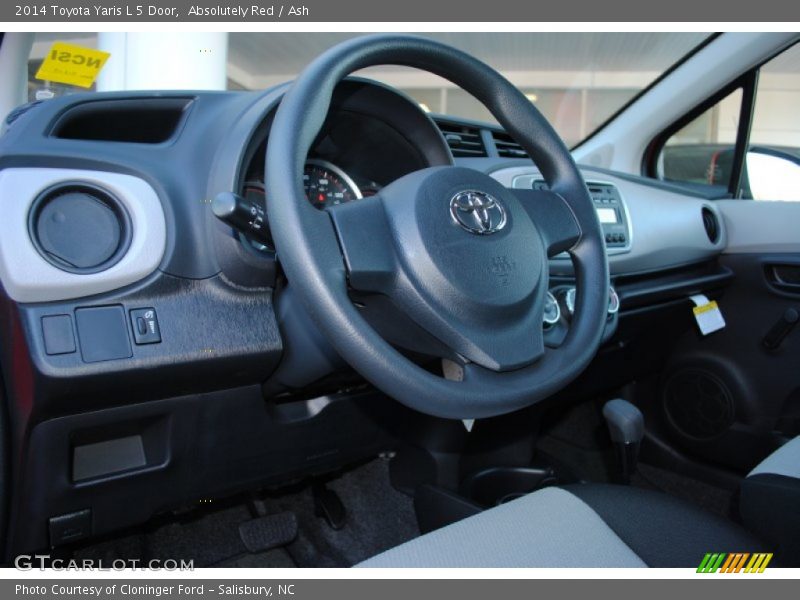  2014 Yaris L 5 Door Steering Wheel
