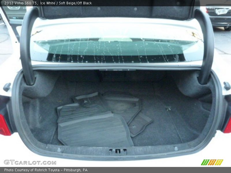 Ice White / Soft Beige/Off Black 2012 Volvo S60 T5