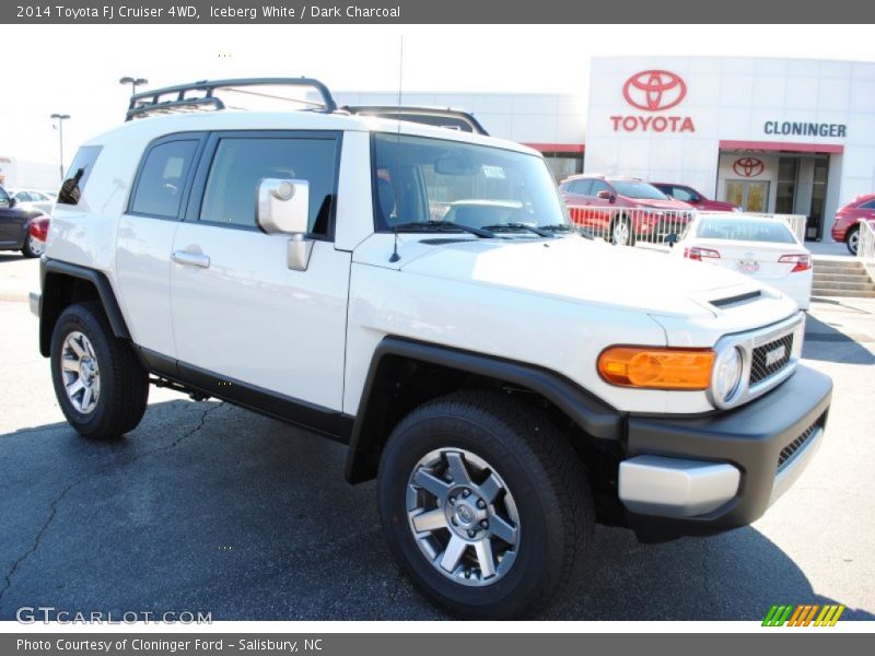 Iceberg White / Dark Charcoal 2014 Toyota FJ Cruiser 4WD