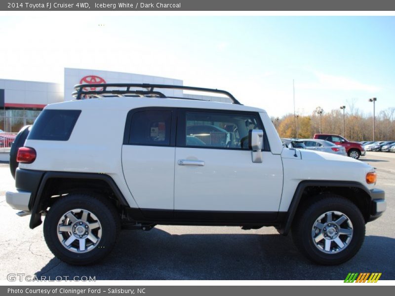 Iceberg White / Dark Charcoal 2014 Toyota FJ Cruiser 4WD