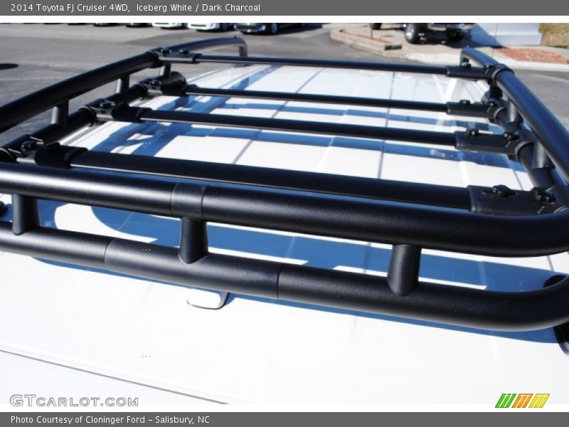 Iceberg White / Dark Charcoal 2014 Toyota FJ Cruiser 4WD