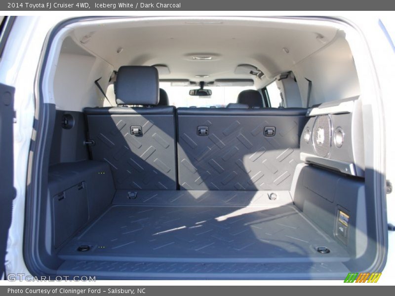 Iceberg White / Dark Charcoal 2014 Toyota FJ Cruiser 4WD