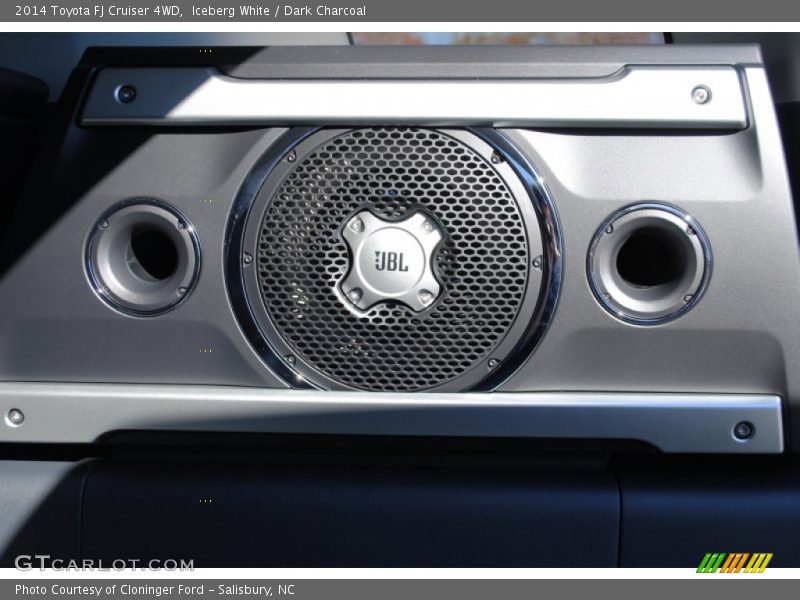 Iceberg White / Dark Charcoal 2014 Toyota FJ Cruiser 4WD