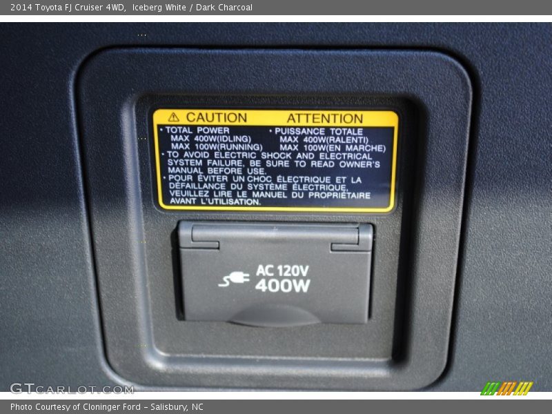 Iceberg White / Dark Charcoal 2014 Toyota FJ Cruiser 4WD