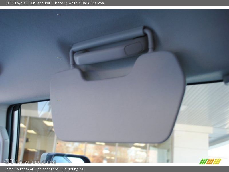 Iceberg White / Dark Charcoal 2014 Toyota FJ Cruiser 4WD