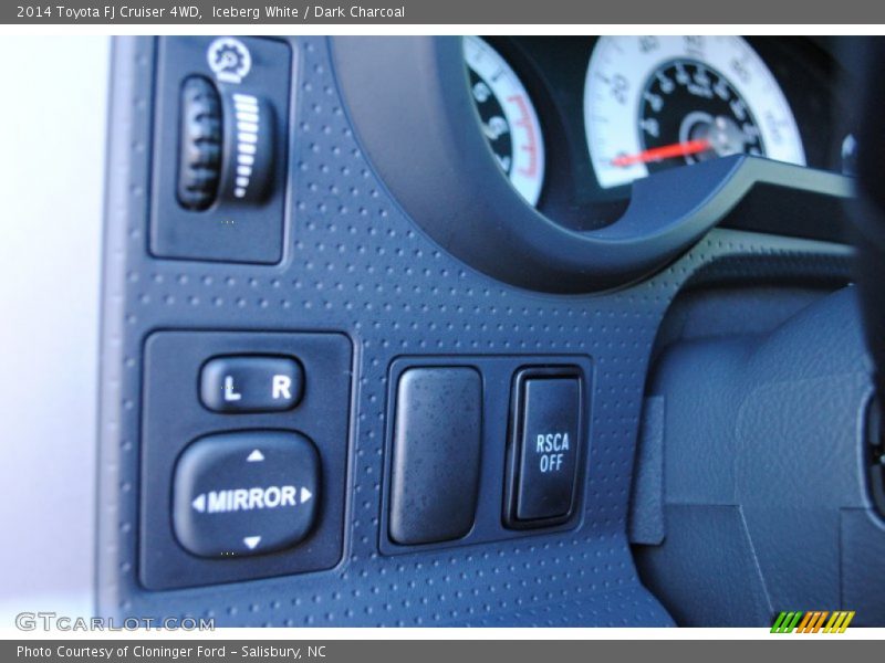 Iceberg White / Dark Charcoal 2014 Toyota FJ Cruiser 4WD
