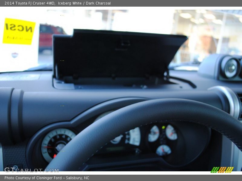 Iceberg White / Dark Charcoal 2014 Toyota FJ Cruiser 4WD