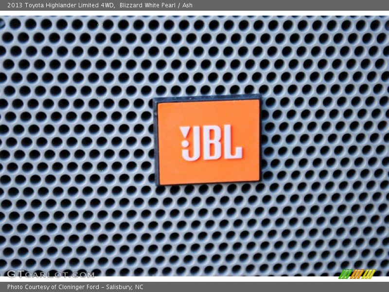 Blizzard White Pearl / Ash 2013 Toyota Highlander Limited 4WD