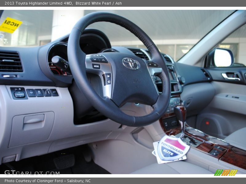 Blizzard White Pearl / Ash 2013 Toyota Highlander Limited 4WD