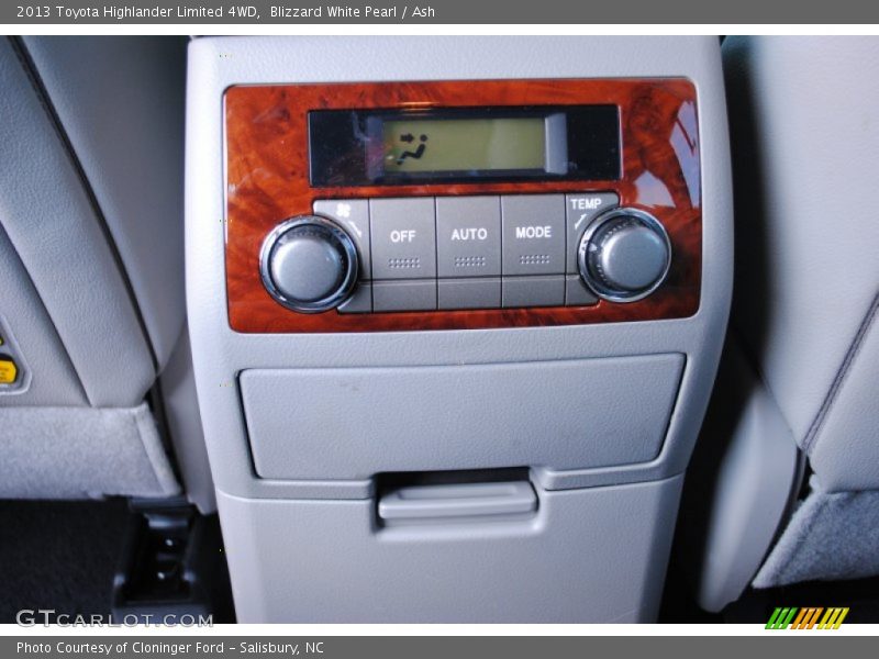 Blizzard White Pearl / Ash 2013 Toyota Highlander Limited 4WD