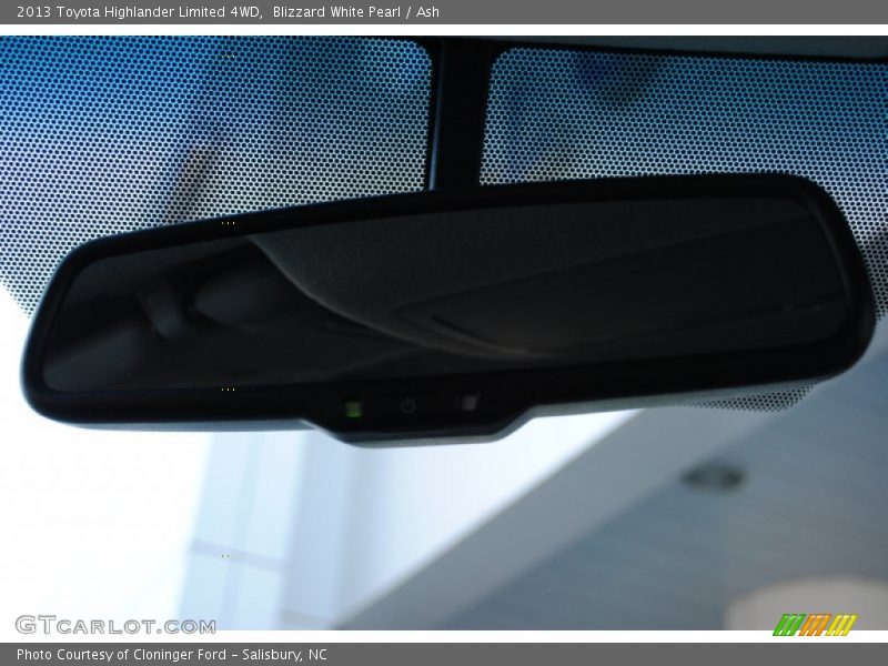 Blizzard White Pearl / Ash 2013 Toyota Highlander Limited 4WD