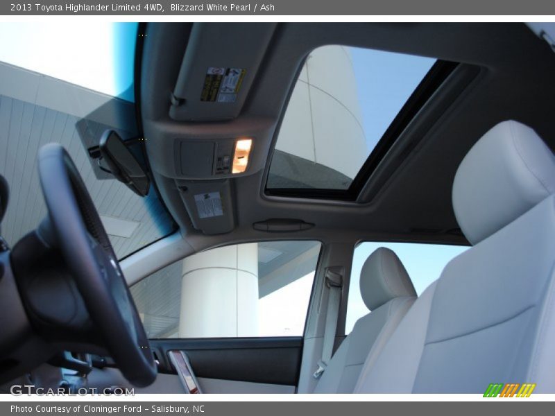 Blizzard White Pearl / Ash 2013 Toyota Highlander Limited 4WD