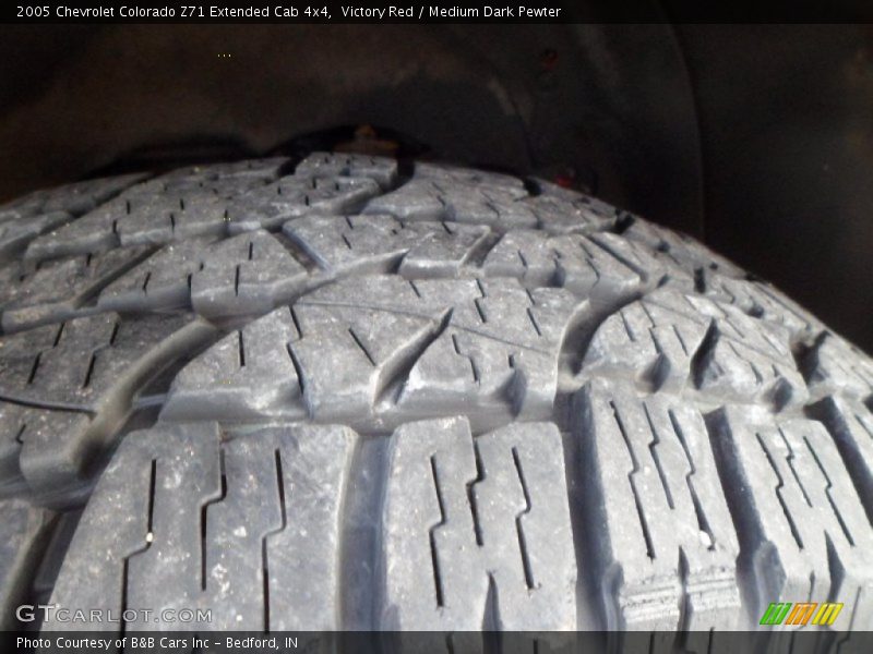 Victory Red / Medium Dark Pewter 2005 Chevrolet Colorado Z71 Extended Cab 4x4