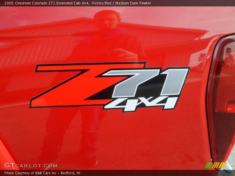 Victory Red / Medium Dark Pewter 2005 Chevrolet Colorado Z71 Extended Cab 4x4