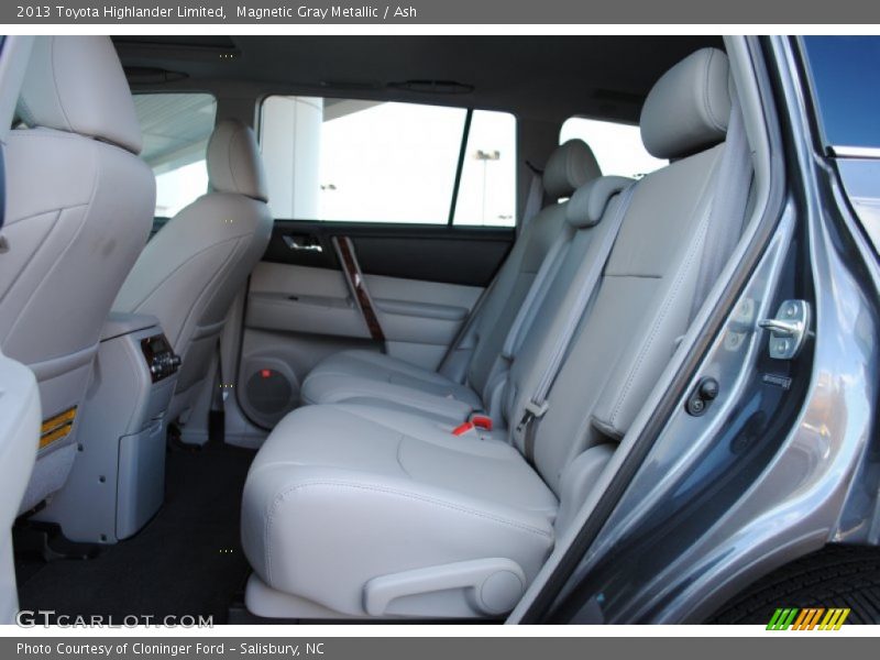Magnetic Gray Metallic / Ash 2013 Toyota Highlander Limited