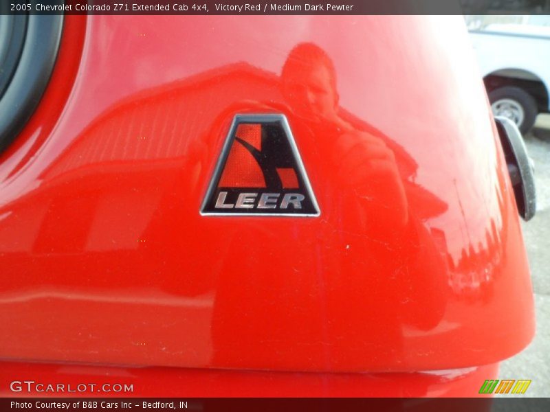 Victory Red / Medium Dark Pewter 2005 Chevrolet Colorado Z71 Extended Cab 4x4